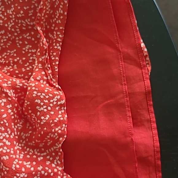 Red mini skirt - Picture 3 of 3